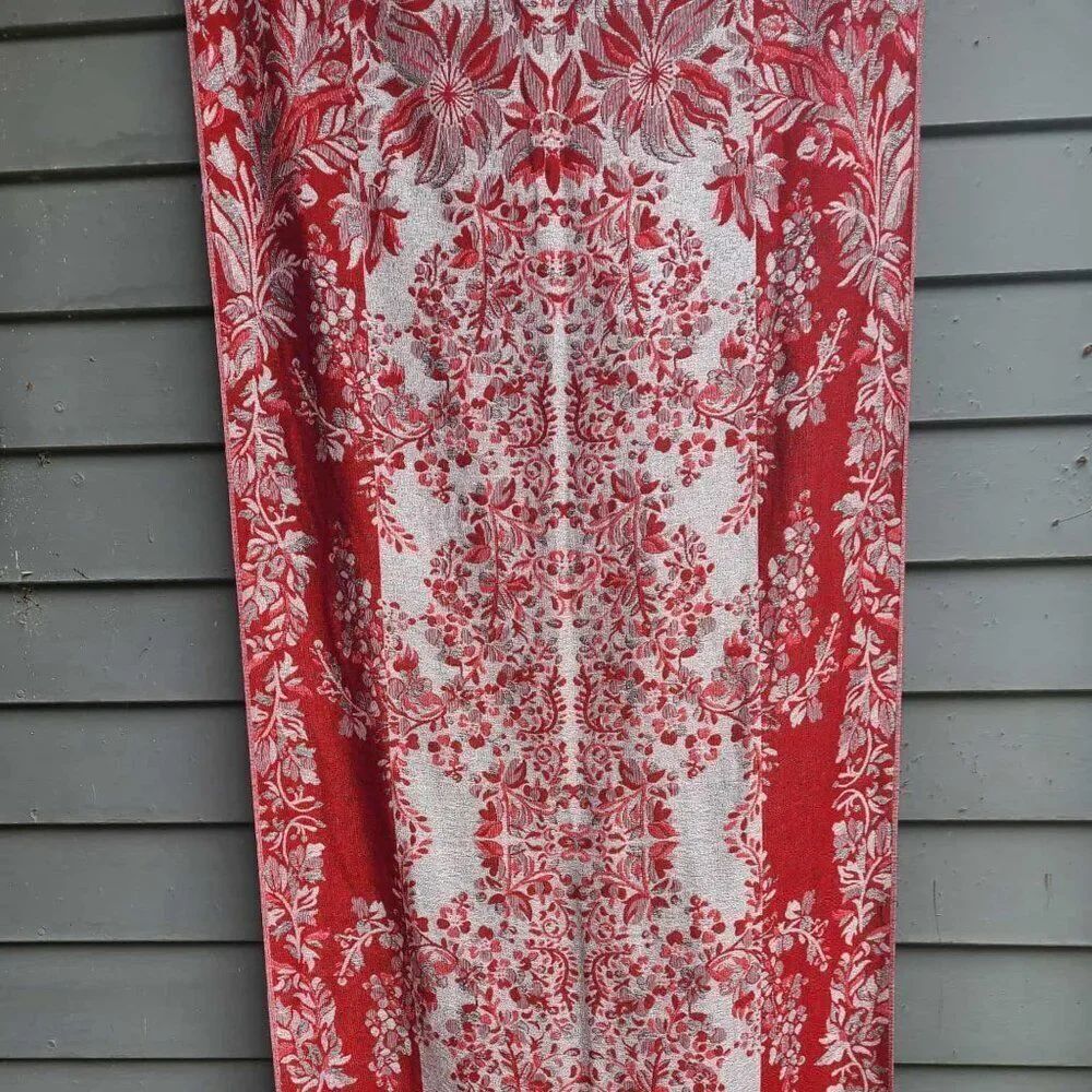Bijoux Terner Red Silver Metalic Holiday Glitter Pashmina NEW!